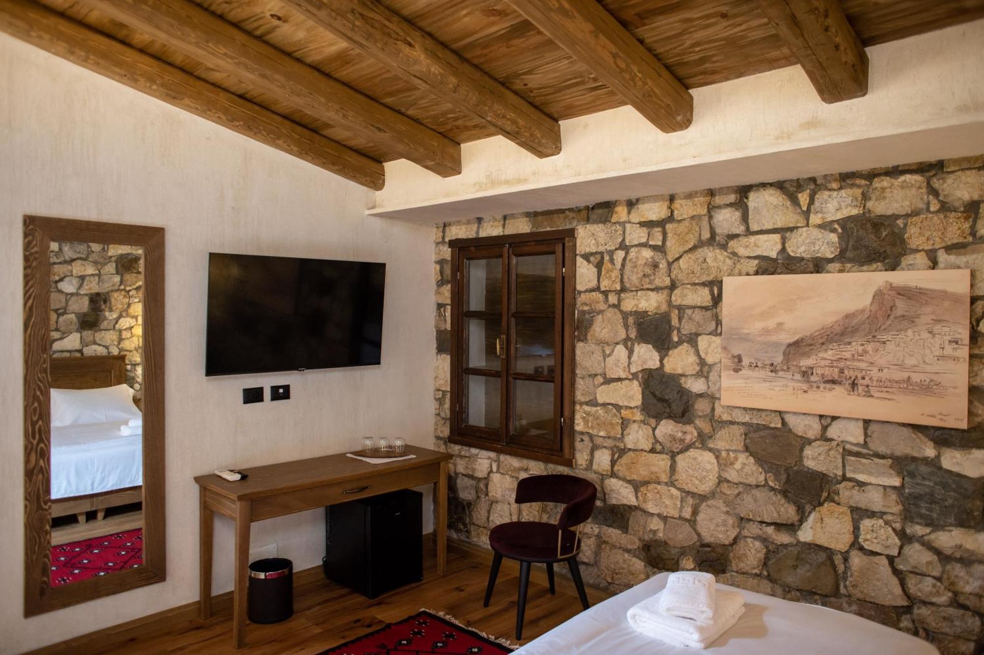 Vista Boutique Hotel Berat Exteriör bild
