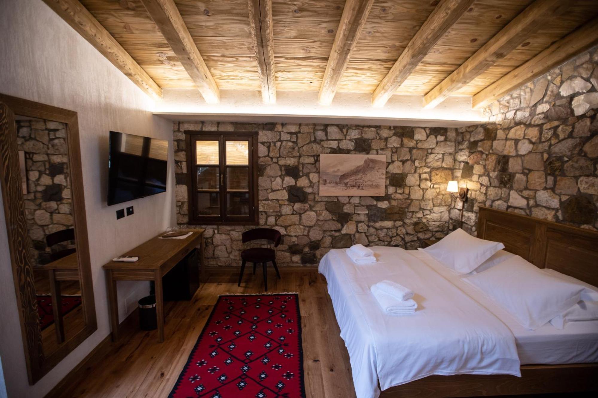 Vista Boutique Hotel Berat Exteriör bild