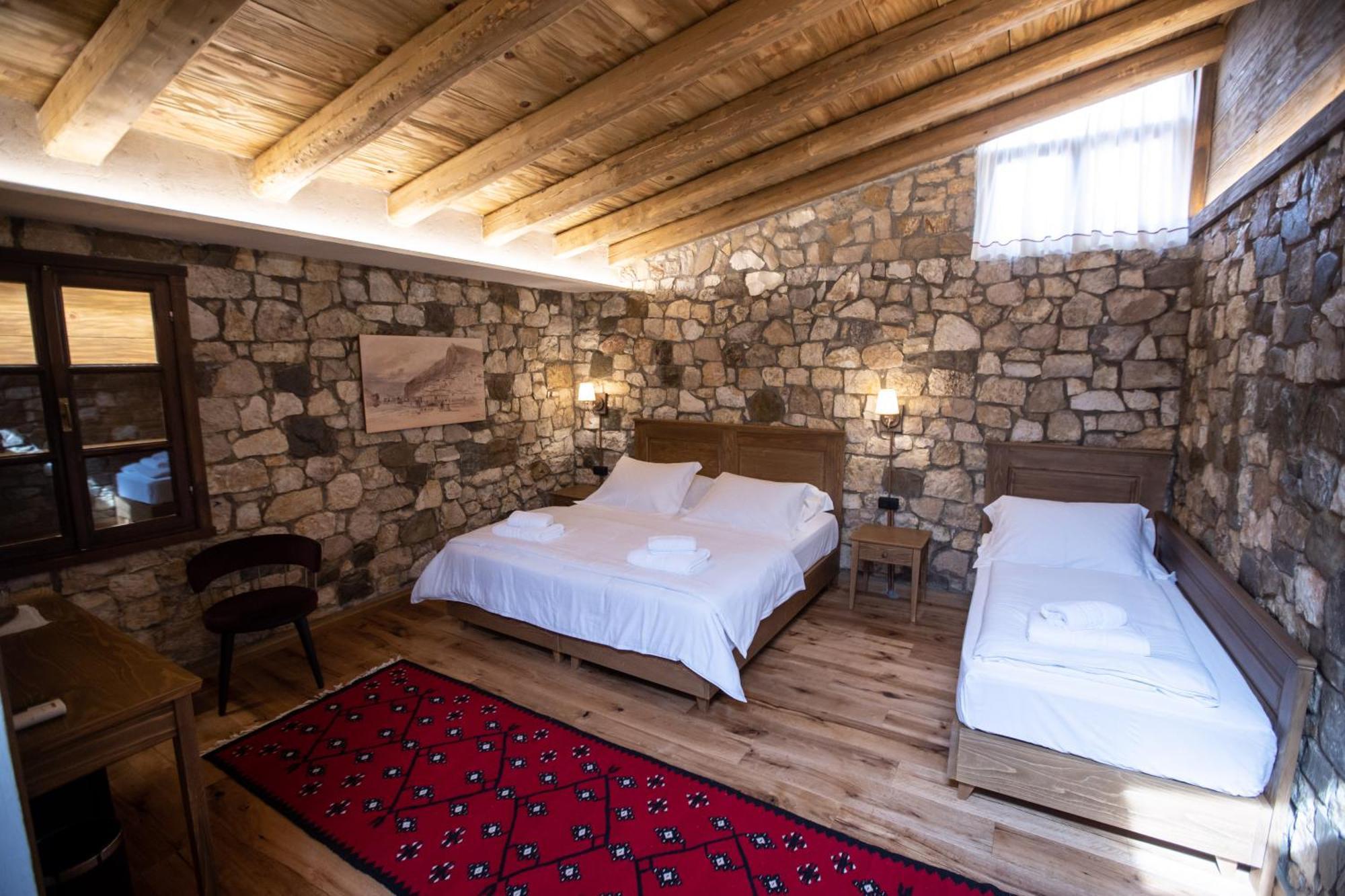 Vista Boutique Hotel Berat Exteriör bild