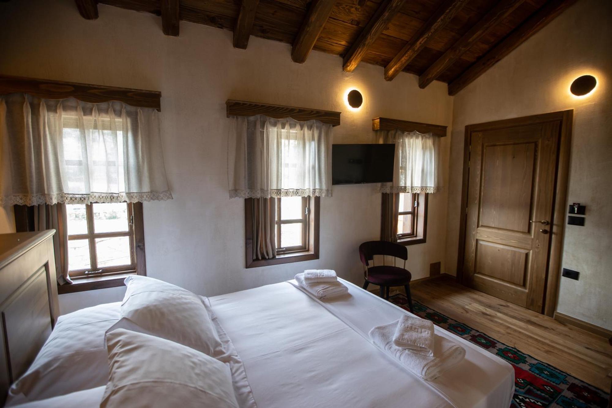 Vista Boutique Hotel Berat Exteriör bild
