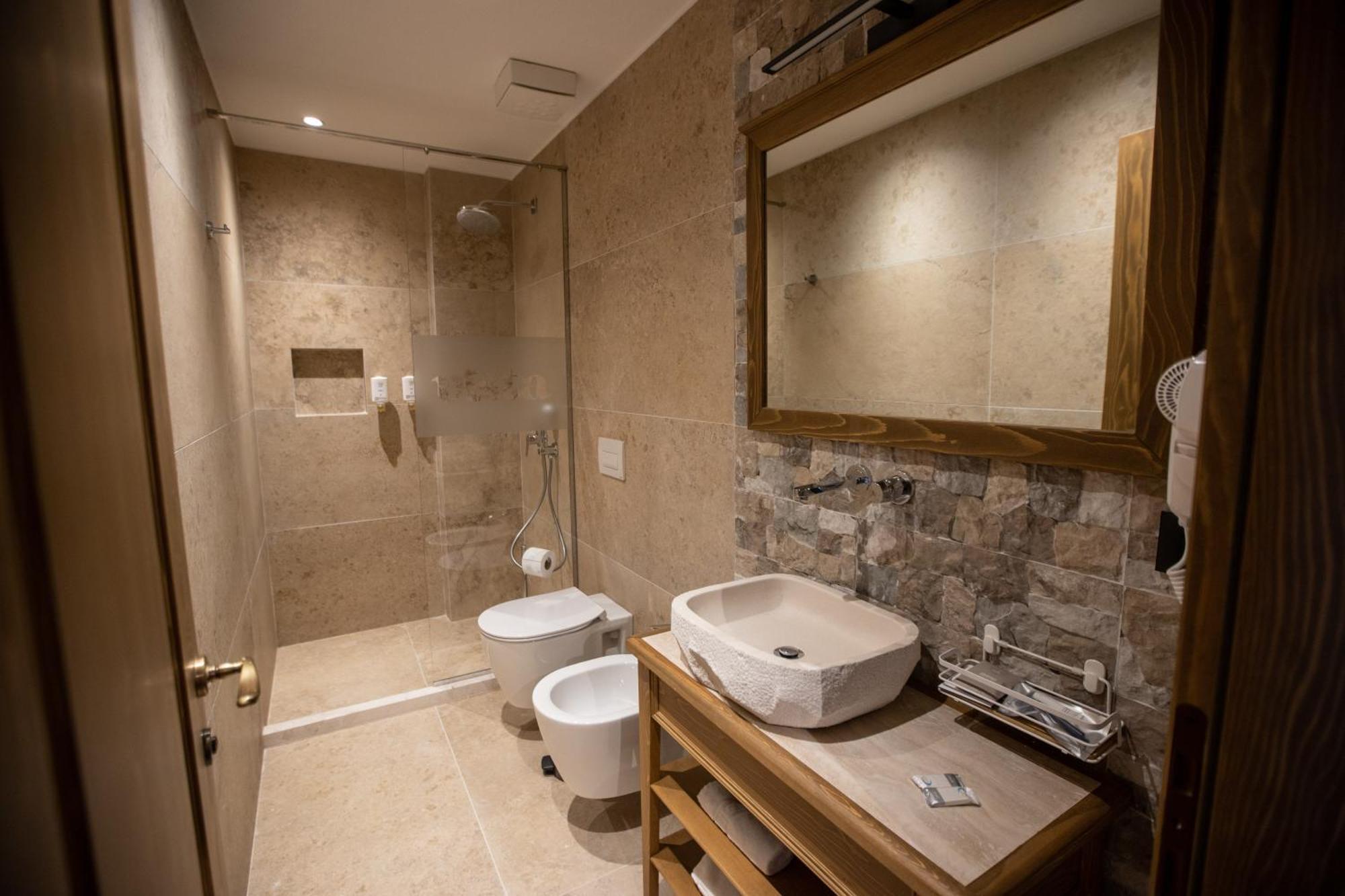 Vista Boutique Hotel Berat Exteriör bild