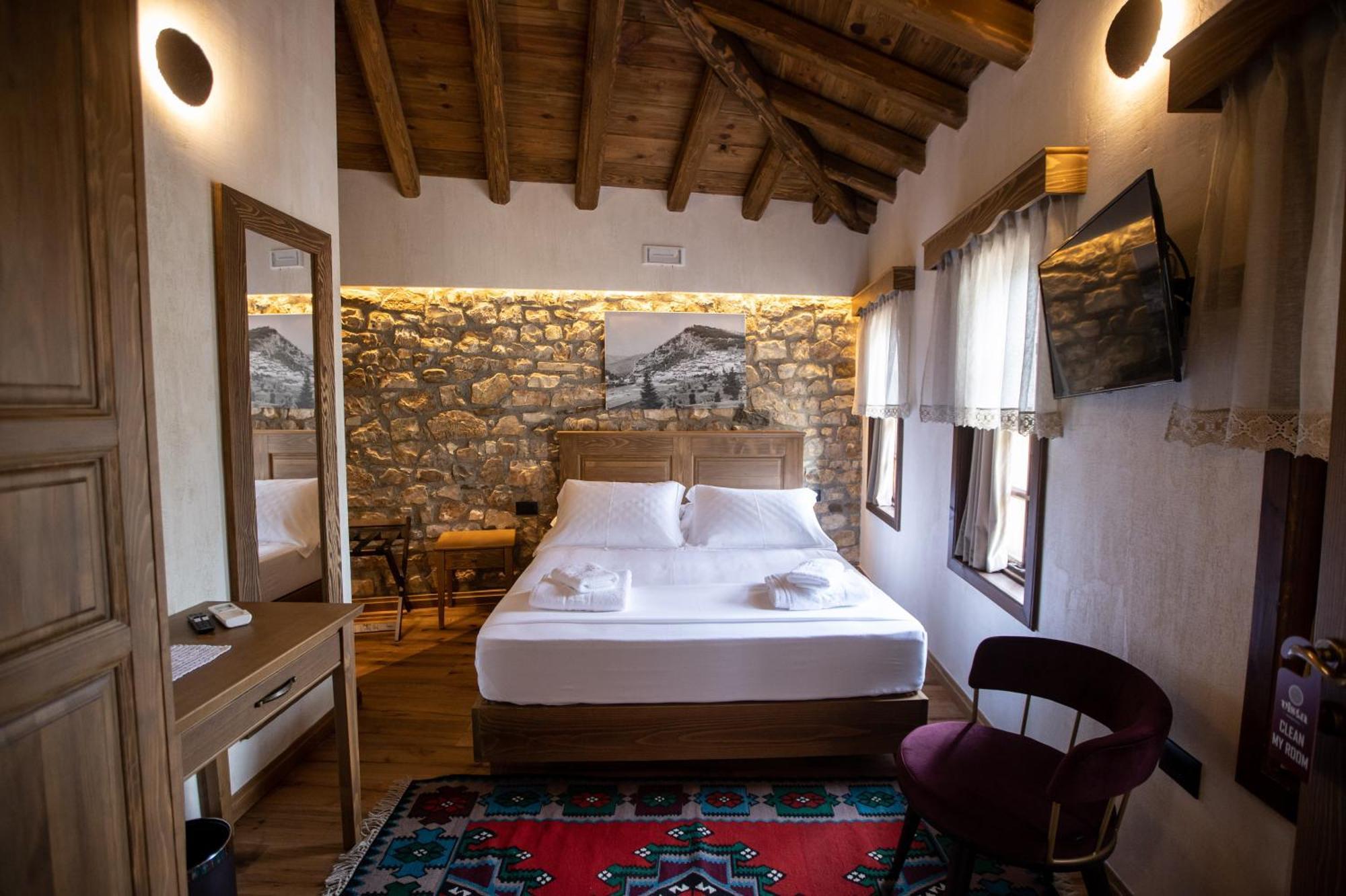 Vista Boutique Hotel Berat Exteriör bild