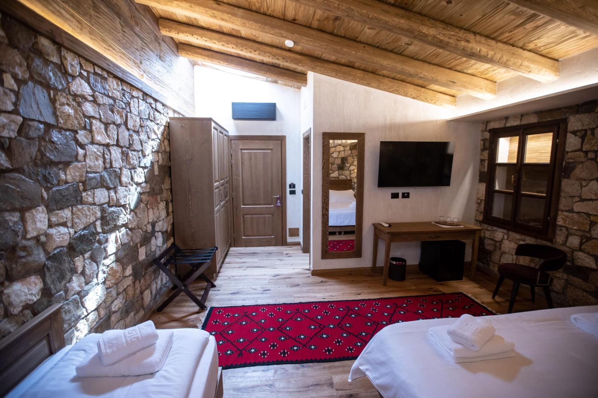 Vista Boutique Hotel Berat Exteriör bild