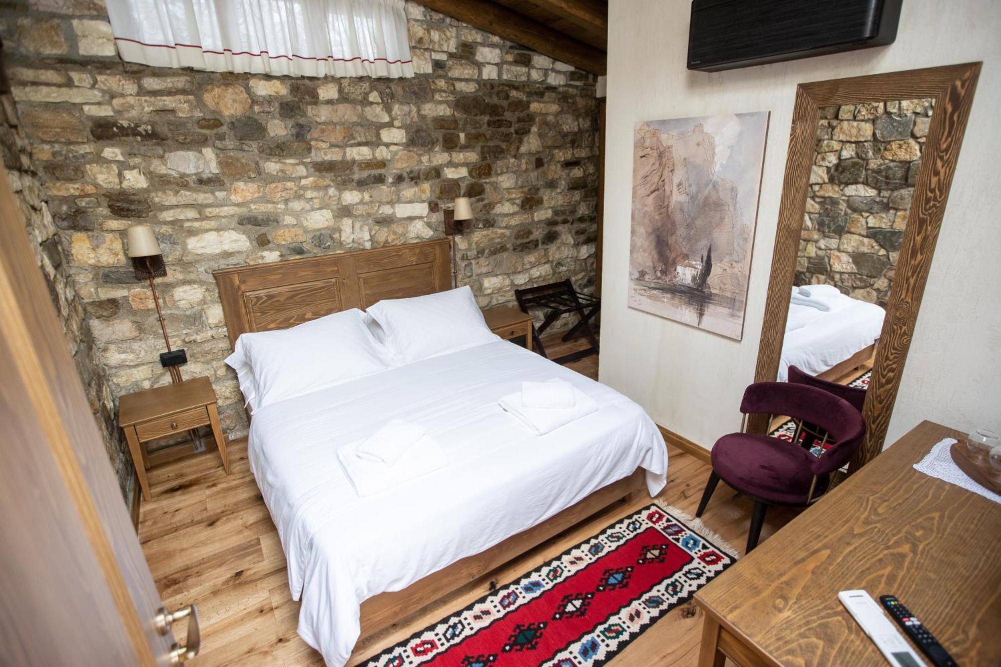 Vista Boutique Hotel Berat Exteriör bild