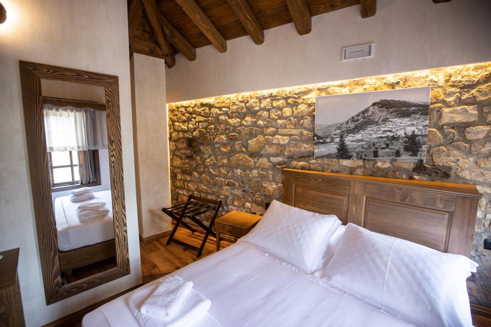 Vista Boutique Hotel Berat Exteriör bild