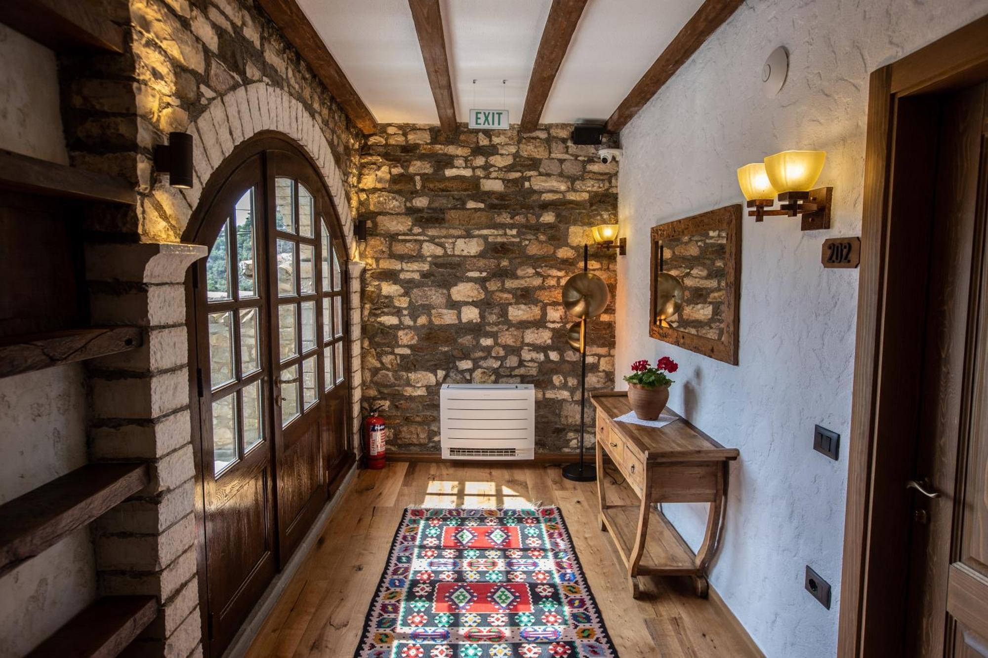 Vista Boutique Hotel Berat Exteriör bild