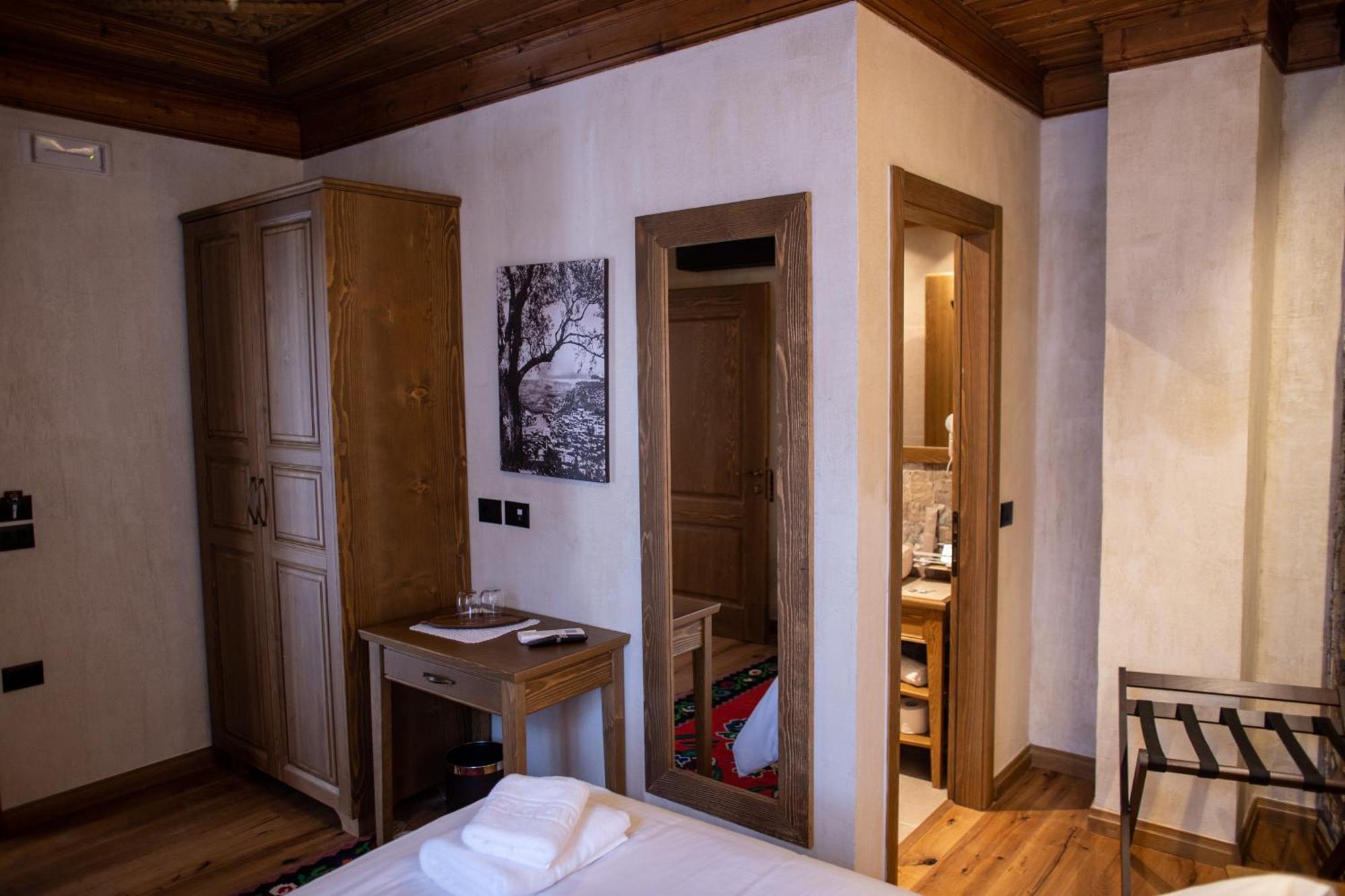 Vista Boutique Hotel Berat Exteriör bild