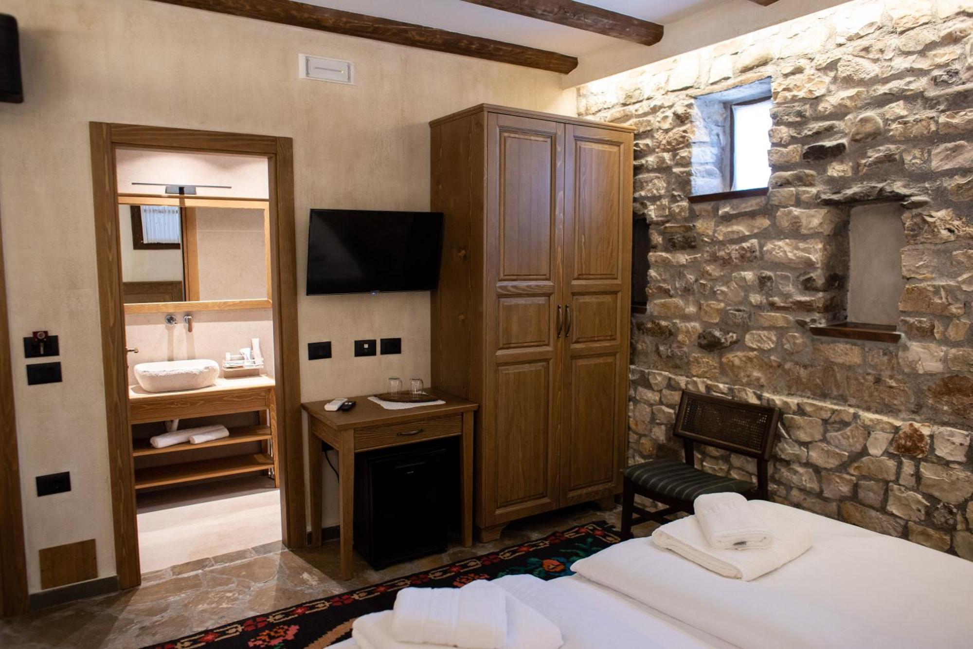 Vista Boutique Hotel Berat Exteriör bild