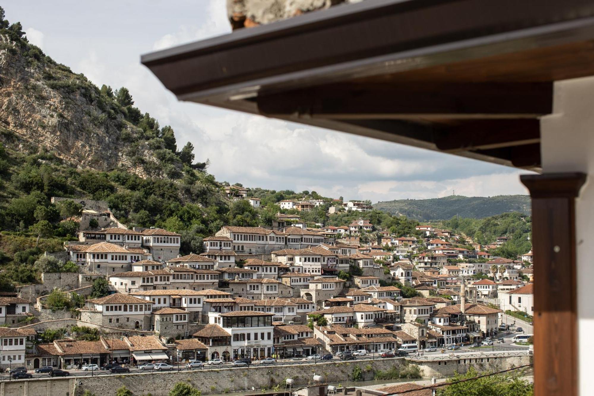 Vista Boutique Hotel Berat Exteriör bild